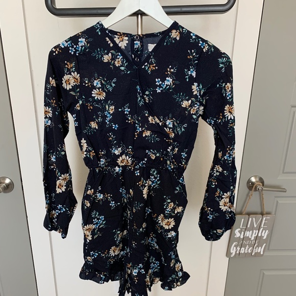 Peyton Bre Floral Navy Romper Size 16 - Picture 3 of 5